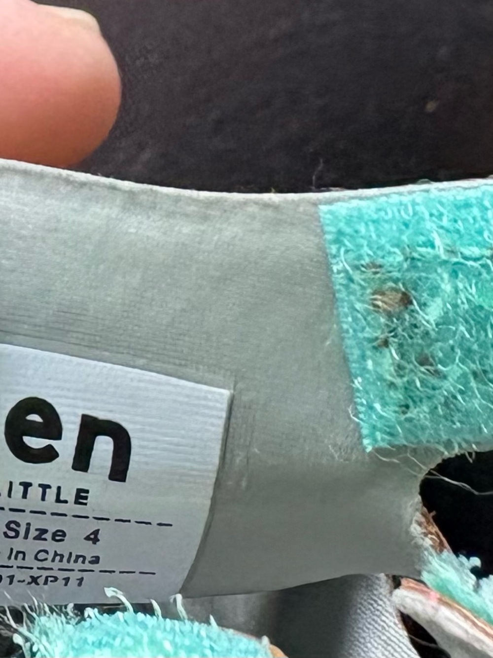Ten Little Everyday Sandals. Size Little Kids 4 - Picture 5 of 5